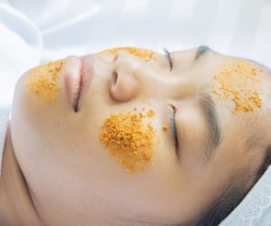 Raw turmeric relieves skin problems
